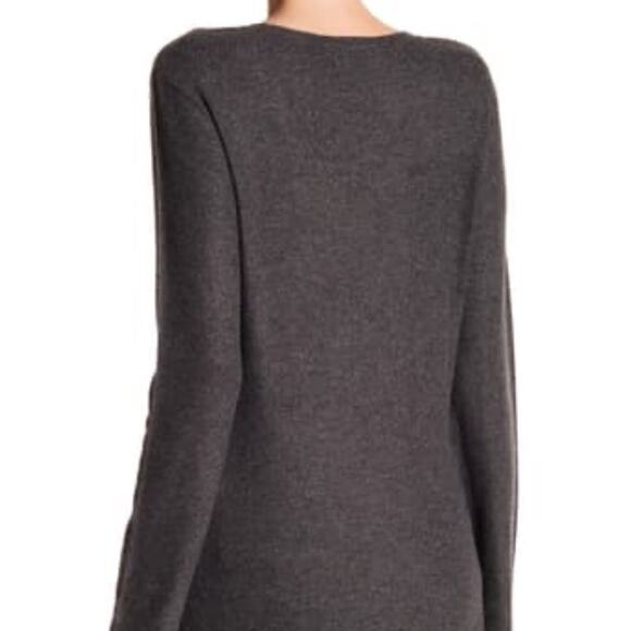 Go Couture NEW Printed V-Neck Sweater Size Large - Picture 2 of 6